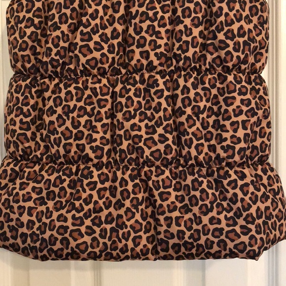*TODAY ONY SALE*Like new puffer vest-Tiger print - Picture 5 of 5